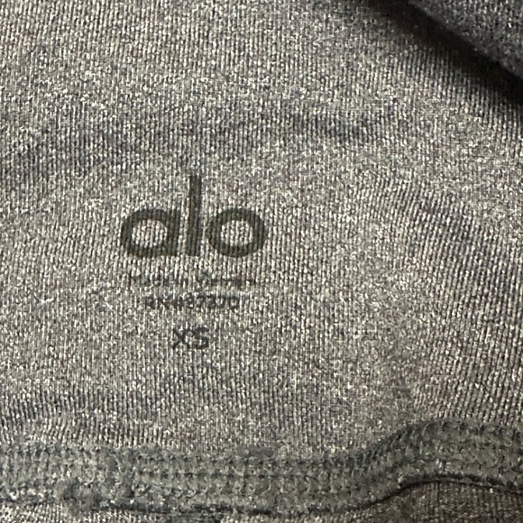 ALO YOGA MOTO LEGGING - Picture 6 of 11